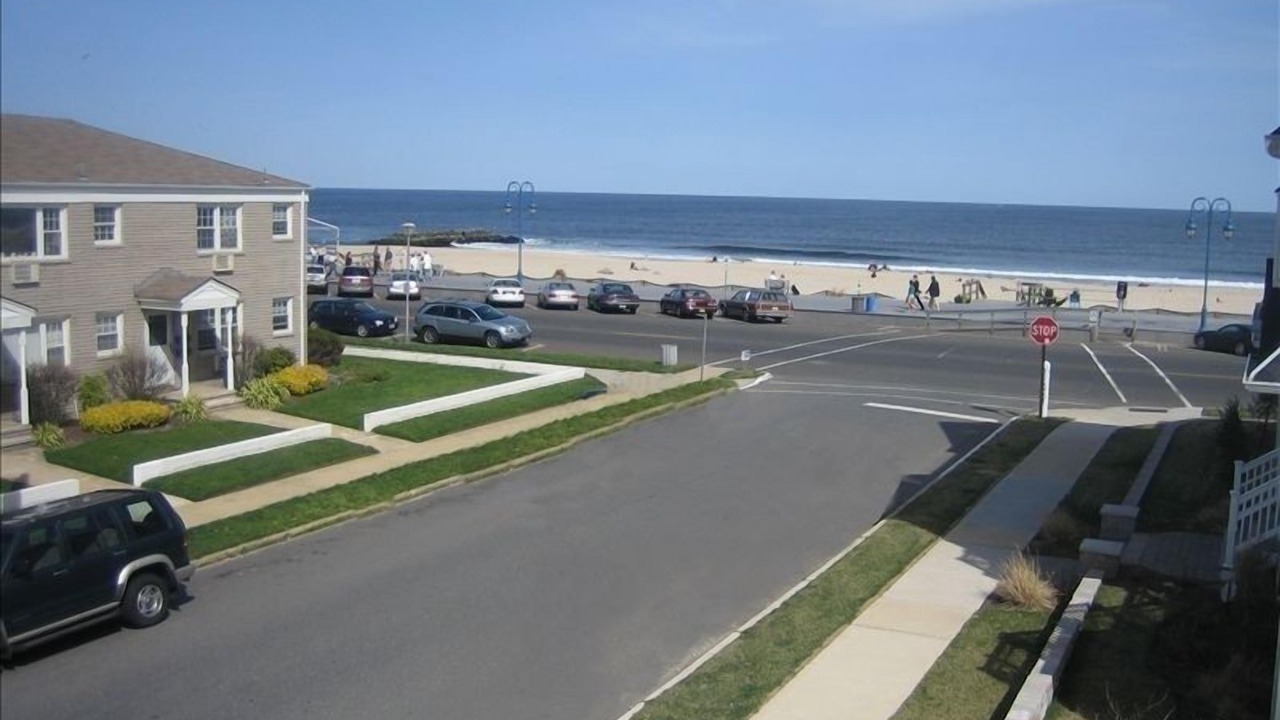 Photo of Others in Wall