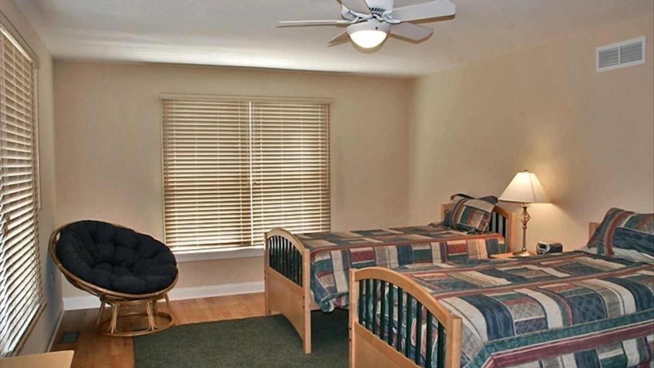 Photo of Others in Wall