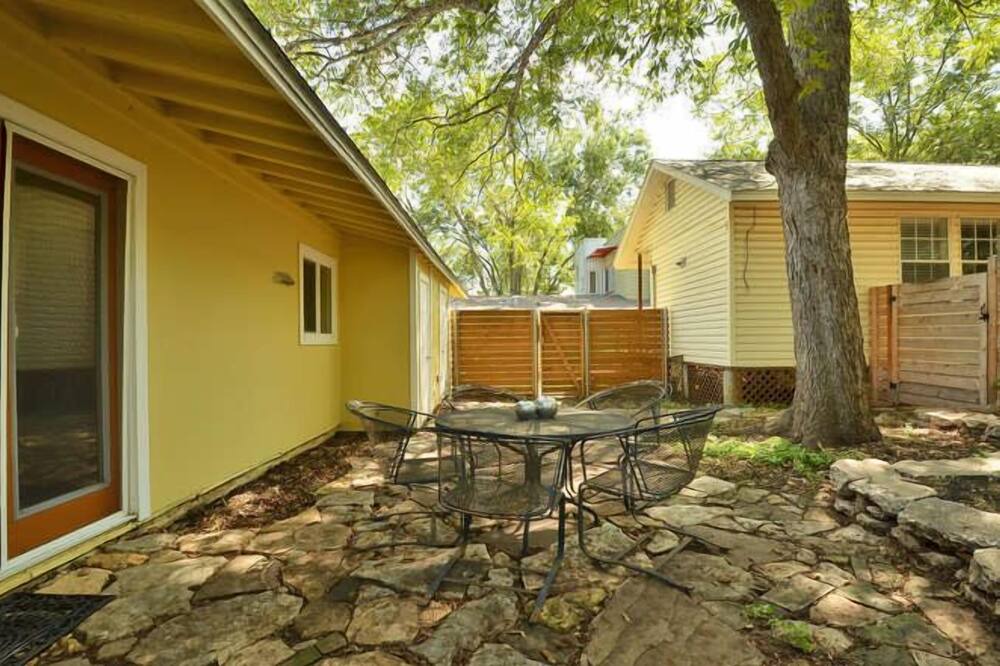 Photo of Patio Balcony in Zilker