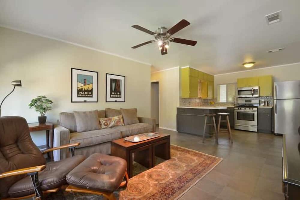 Photo of Livingroom in Zilker