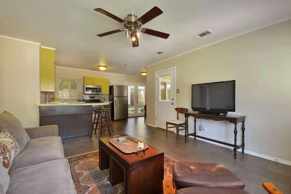 Photo of Livingroom in Zilker