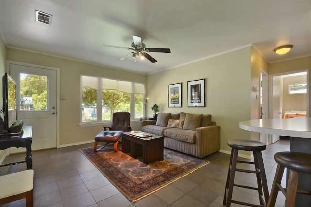 Photo of Livingroom in Zilker