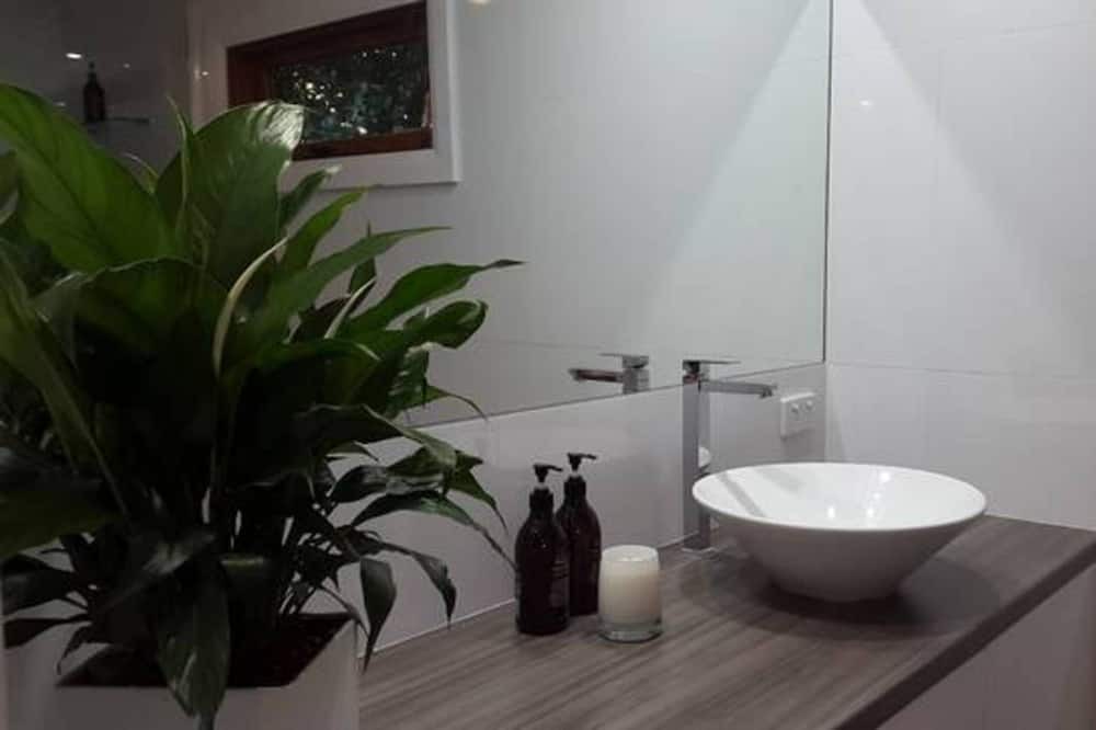 Photo of Bathroom in Millthorpe