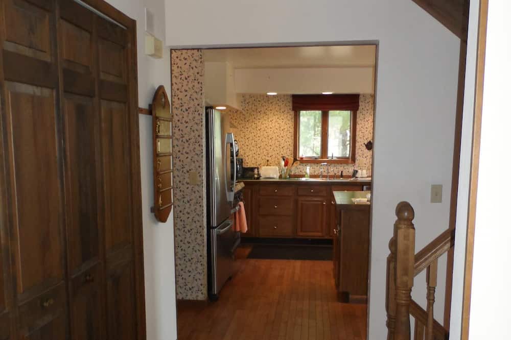 Photo of Others in Hadley