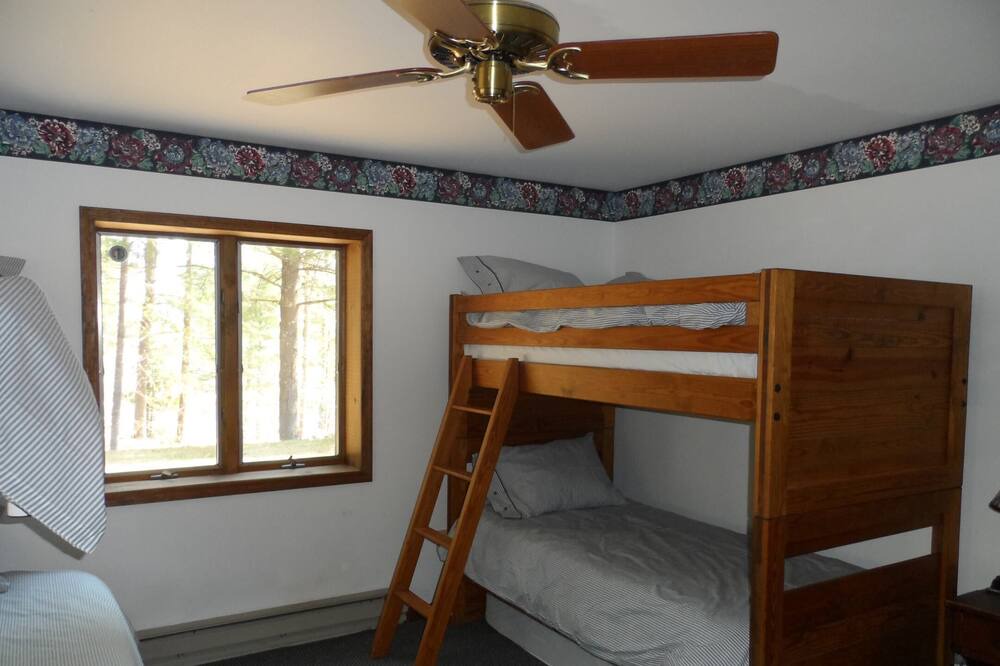 Photo of Bedroom in Hadley