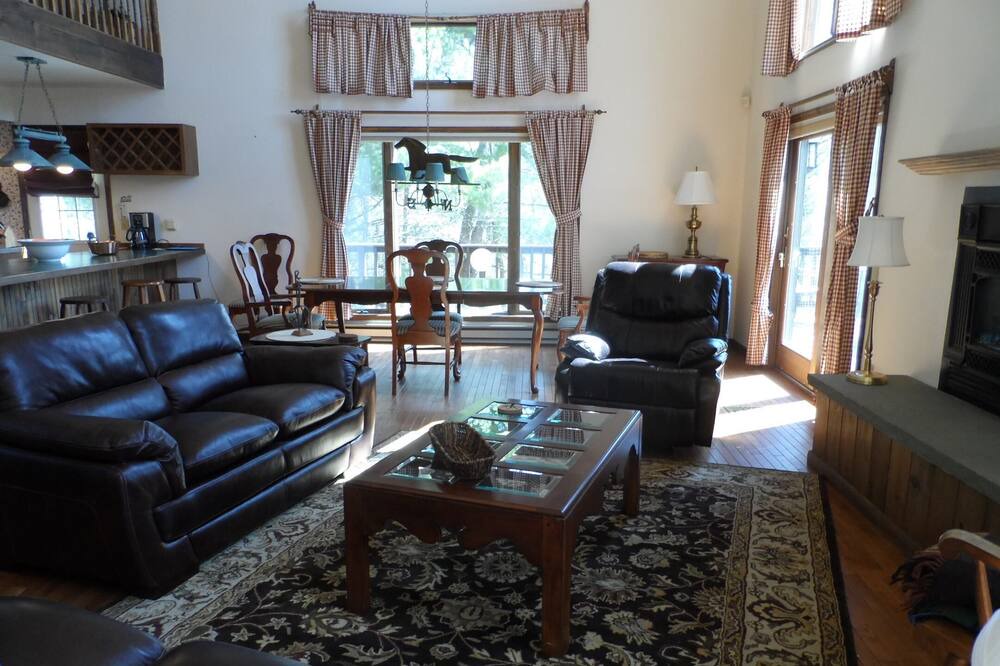 Photo of Livingroom in Hadley