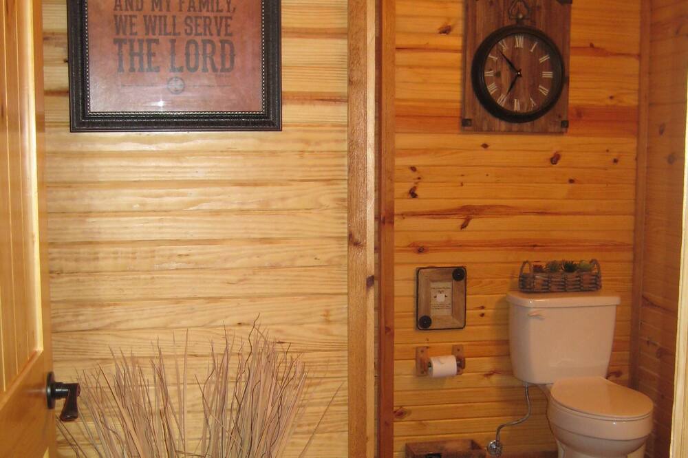 Photo of Bathroom in Karnack