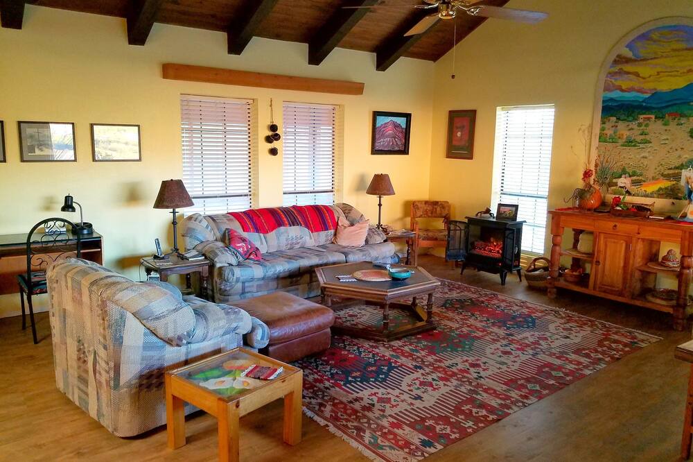 Photo of Livingroom in Lajitas