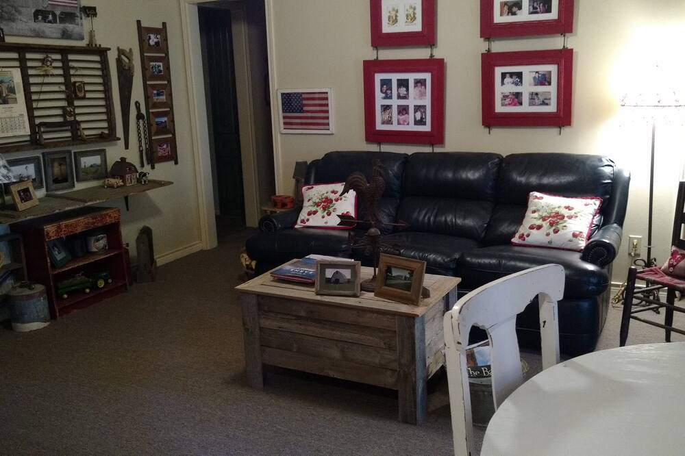 Photo of Bedroom in Holly Lake Ranch