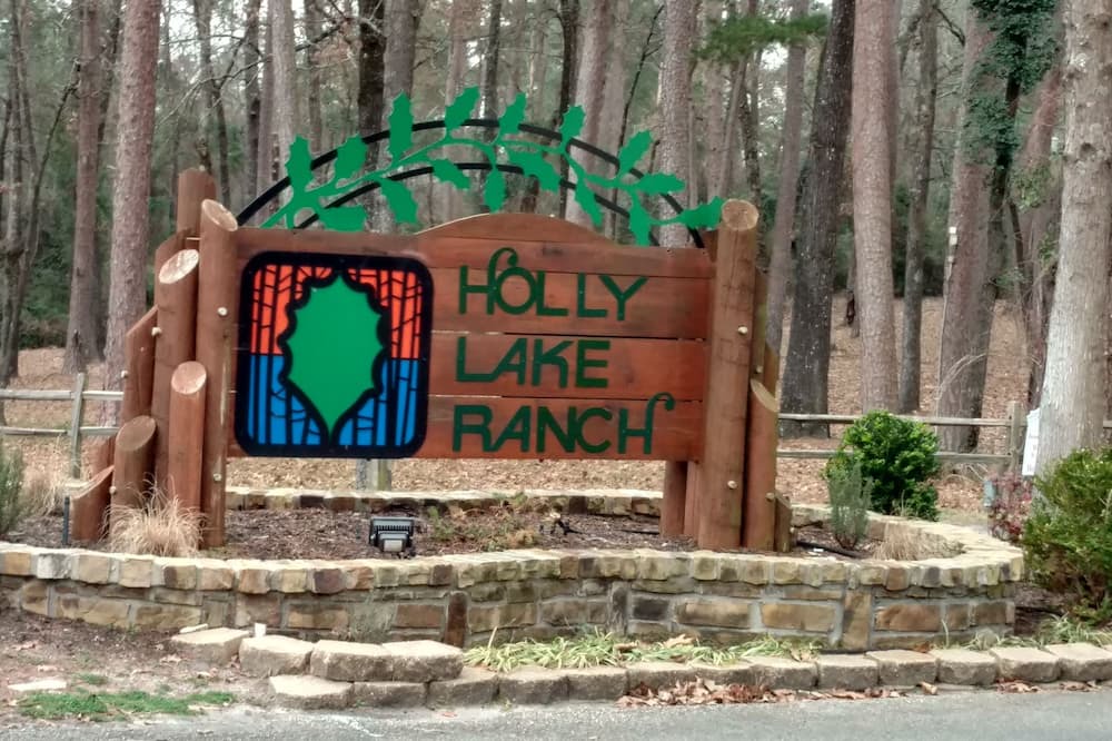Photo of Outdoor in Holly Lake Ranch