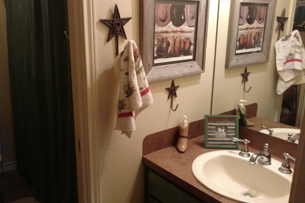 Photo of Bathroom in Holly Lake Ranch