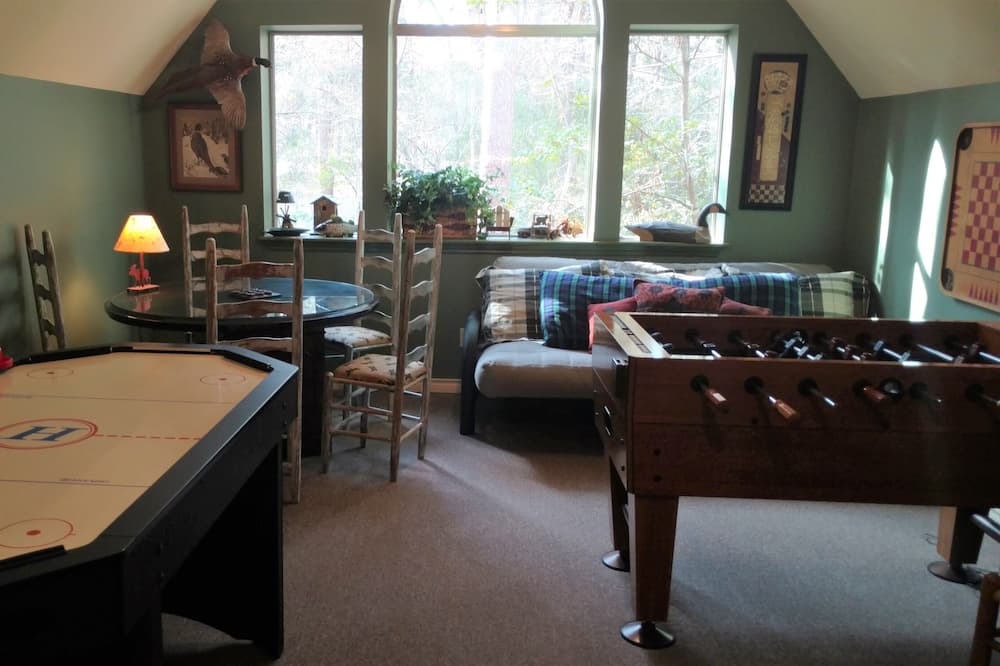 Photo of Bedroom in Holly Lake Ranch