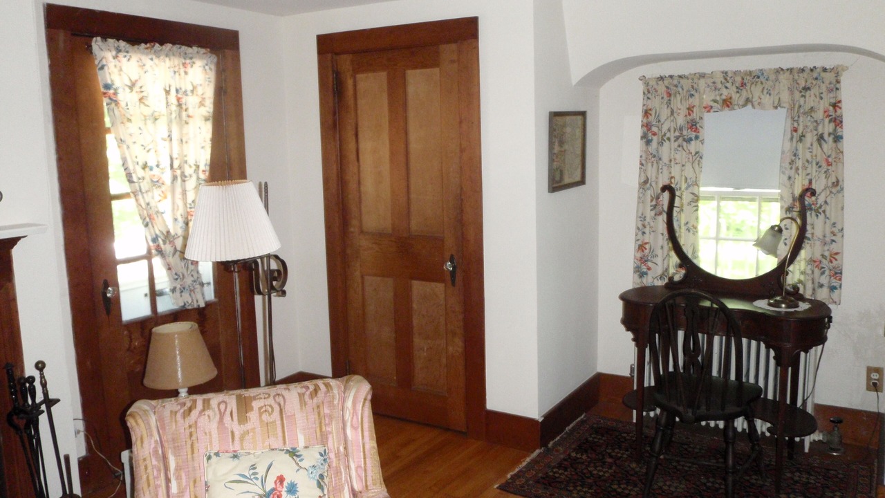 Photo of Livingroom in Tyringham