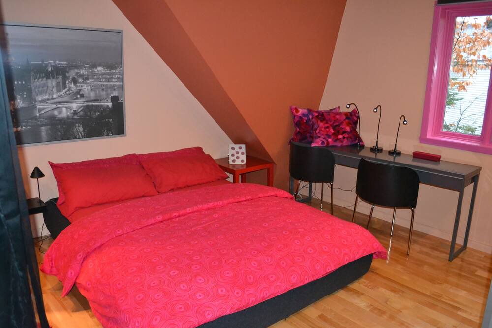 Photo of Bedroom in Saint-Sauveur
