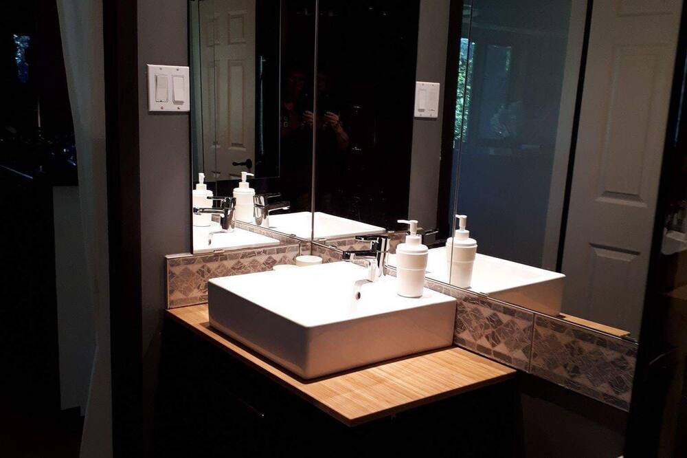 Photo of Bathroom in Saint-Sauveur