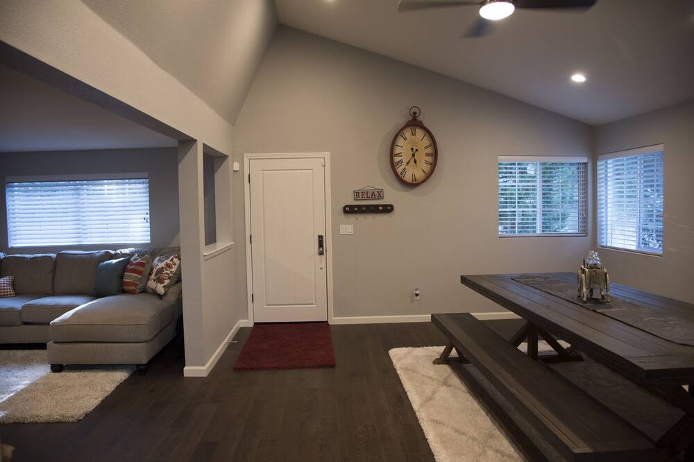Photo of Livingroom in Nevada City