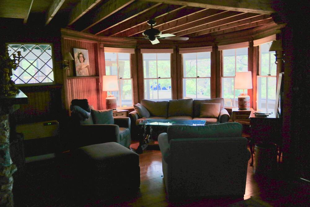 Photo of Livingroom in Portland