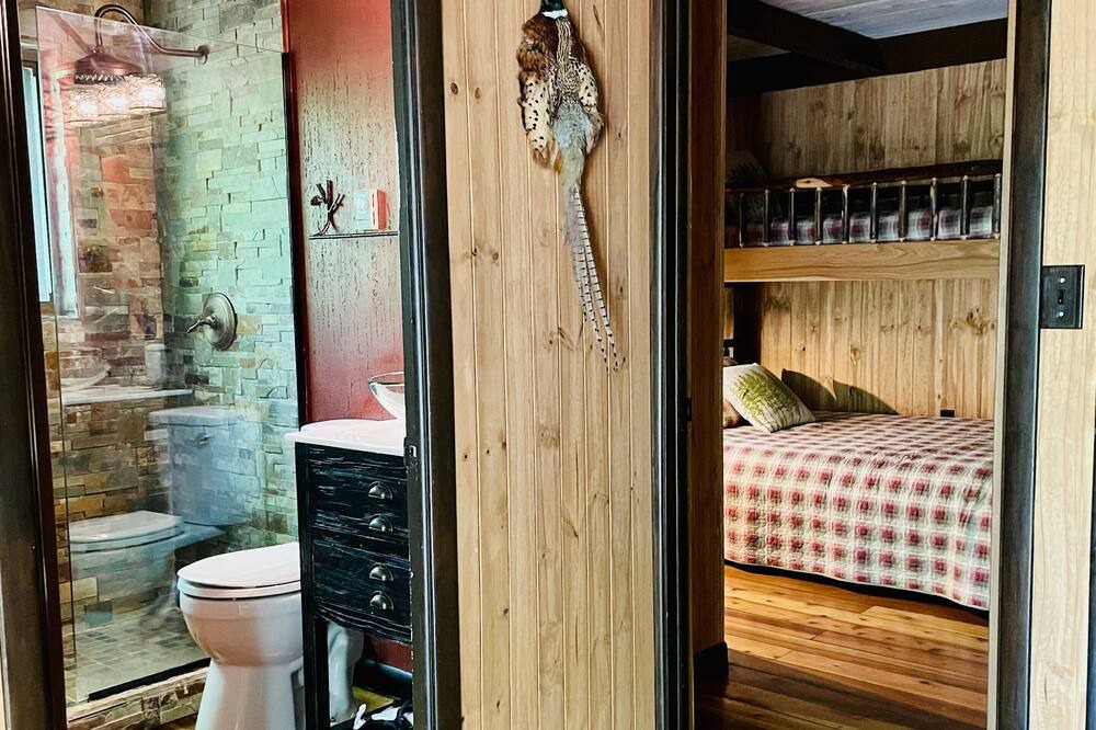 Photo of Bathroom in Pocono Pines