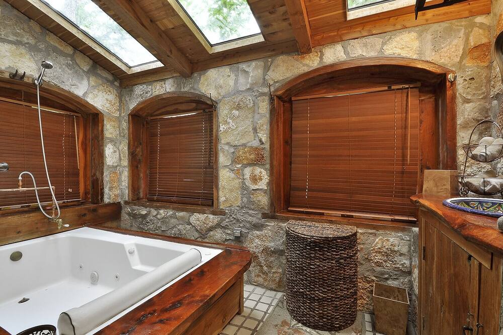 Photo of Bathroom in Tarrytown
