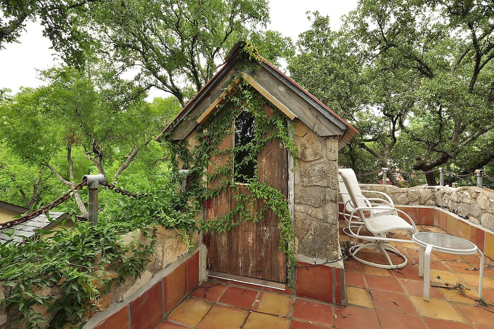 Photo of Patio Balcony in Tarrytown