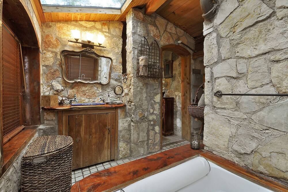 Photo of Bathroom in Tarrytown