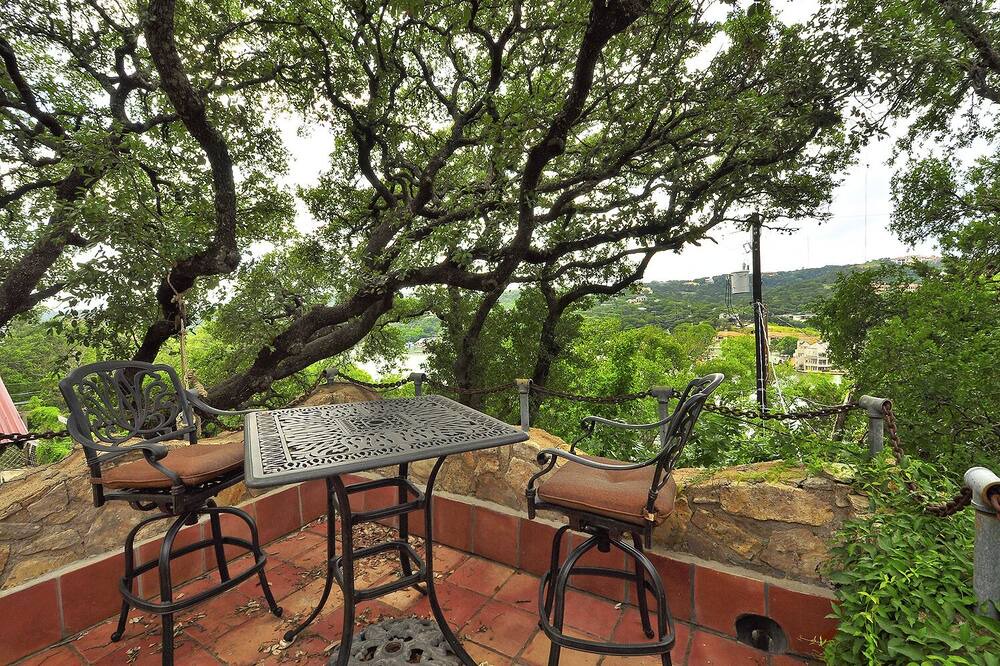 Photo of Patio Balcony in Tarrytown