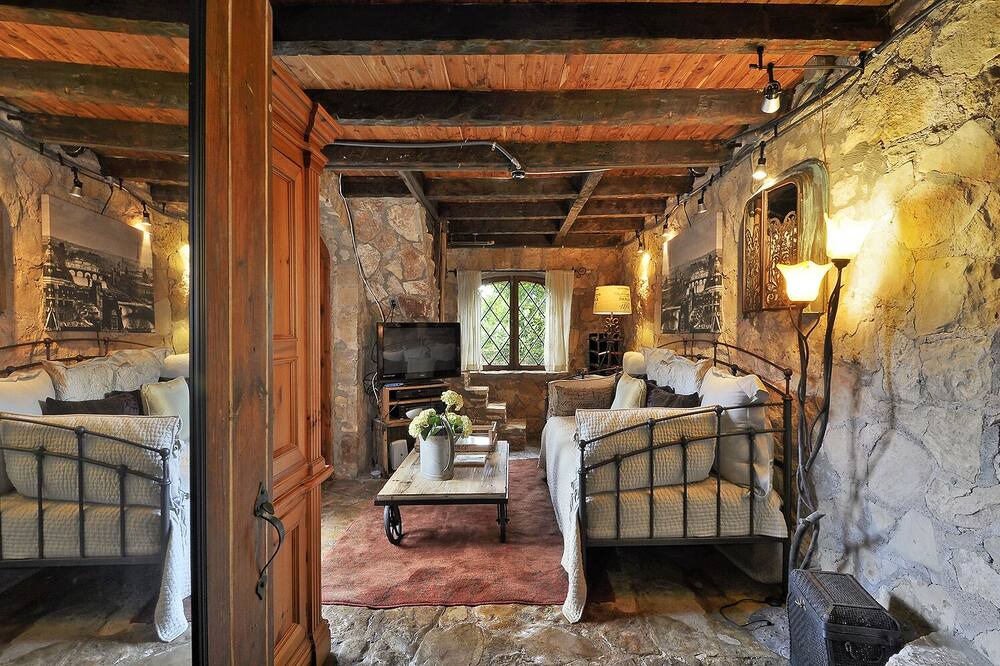 Photo of Bedroom in Tarrytown