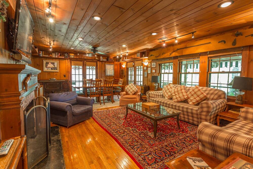 Photo of Livingroom in Harrison