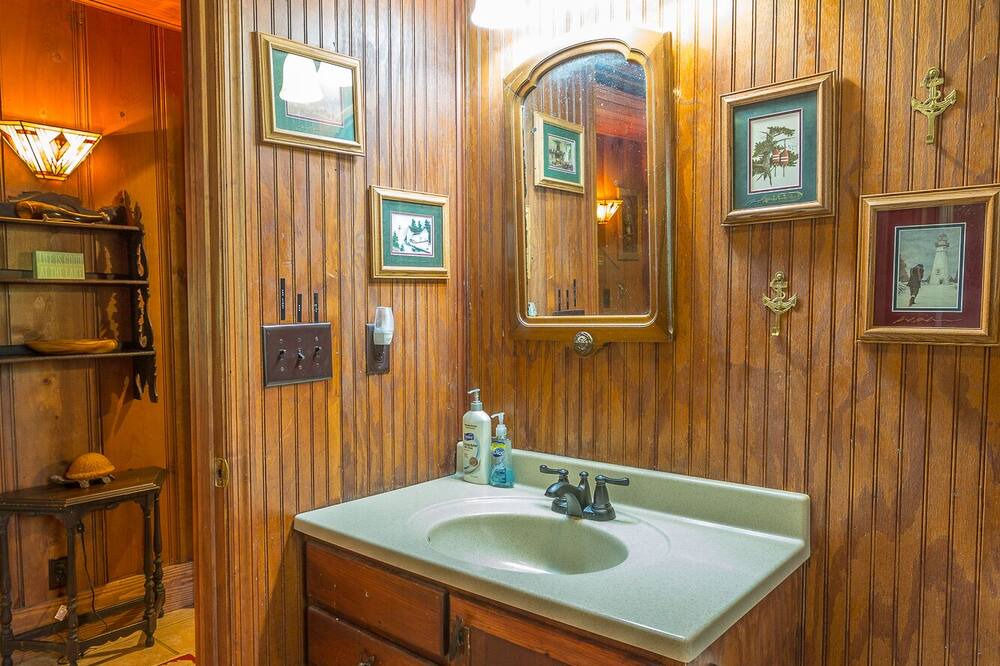 Photo of Bathroom in Harrison