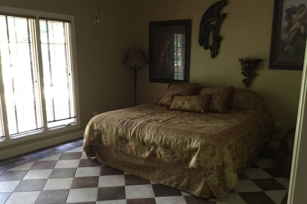 Photo of Bedroom in Morrilton