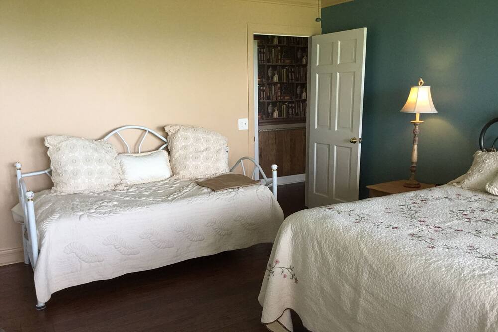 Photo of Bedroom in Morrilton