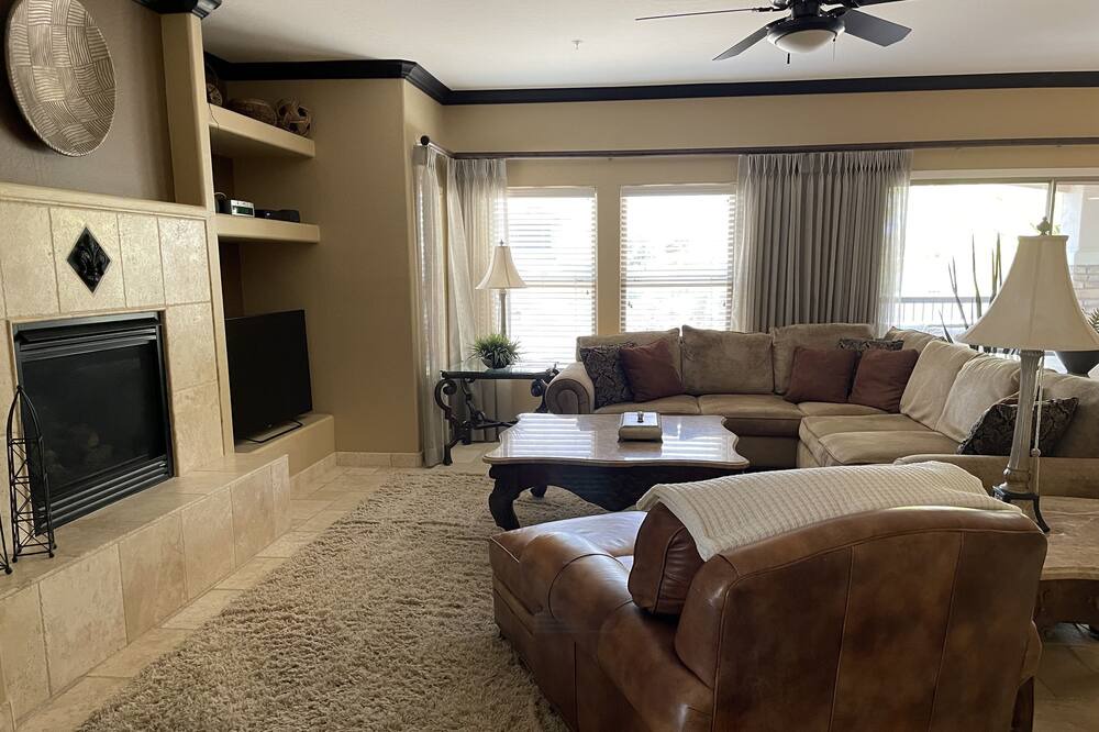 Photo of Livingroom in North Scottsdale