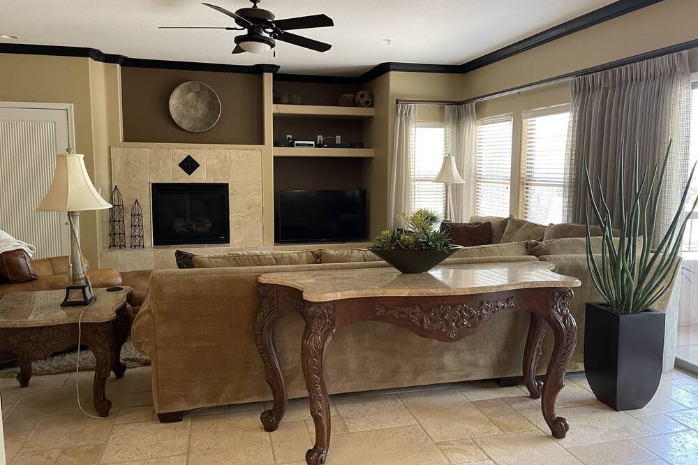 Photo of Livingroom in North Scottsdale