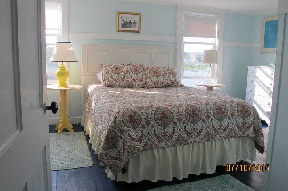 Photo of Bedroom in Silver Beach