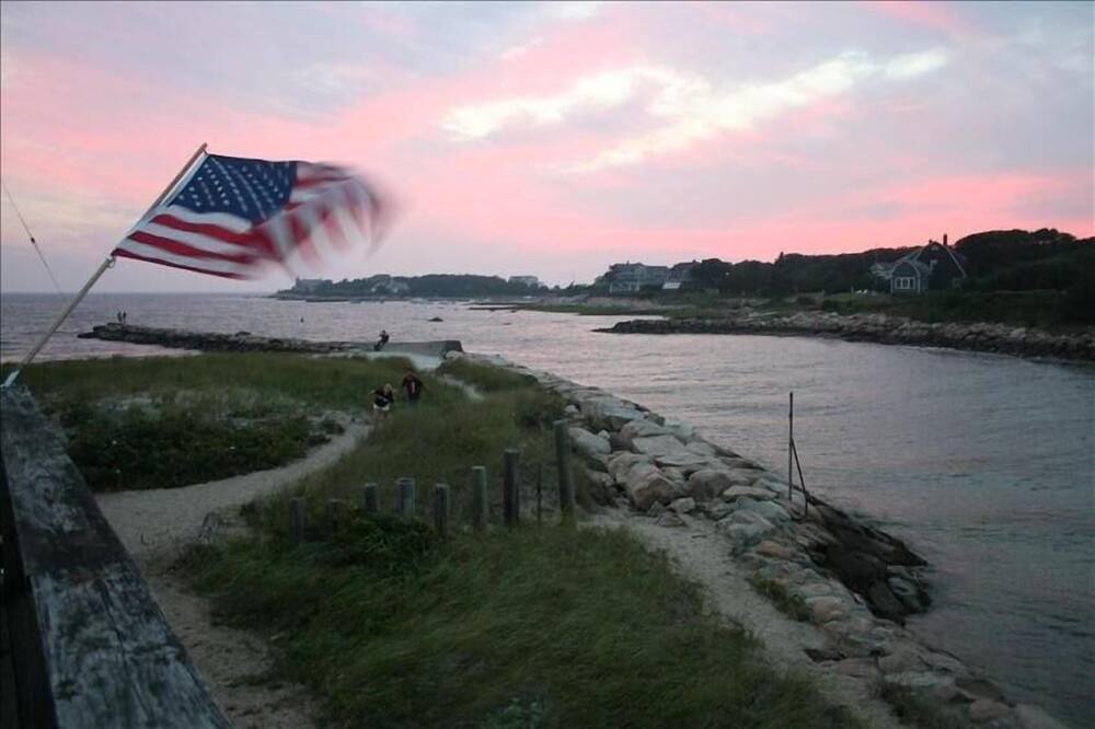 Photo of Others in Silver Beach