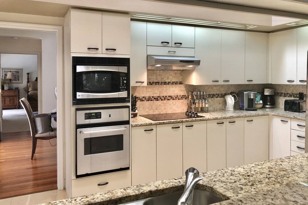 Photo of Kitchen in Landmark Estates