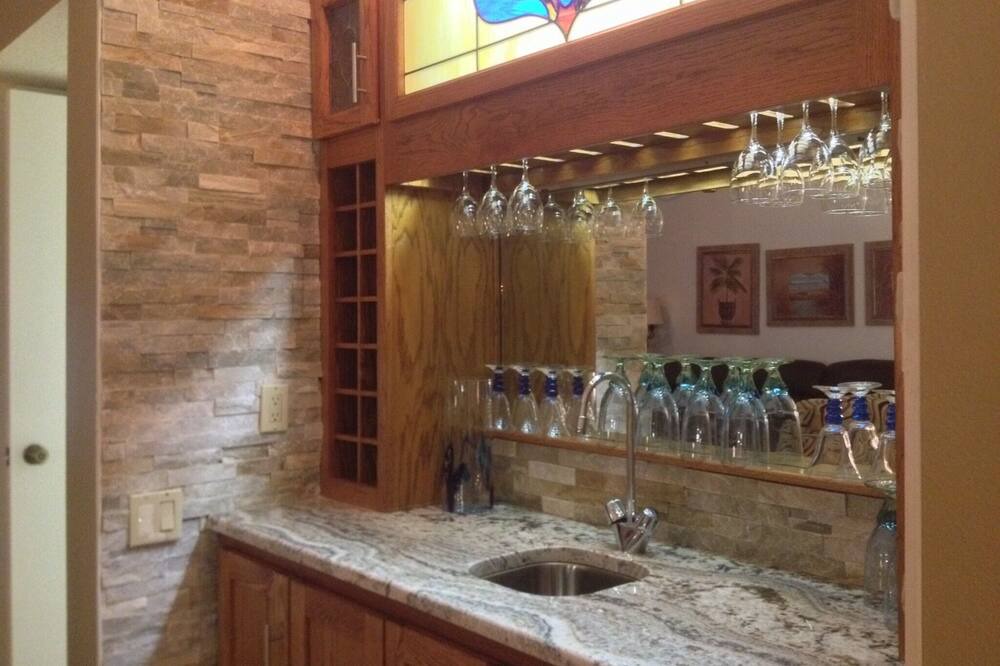 Photo of Outdoor in Landmark Estates