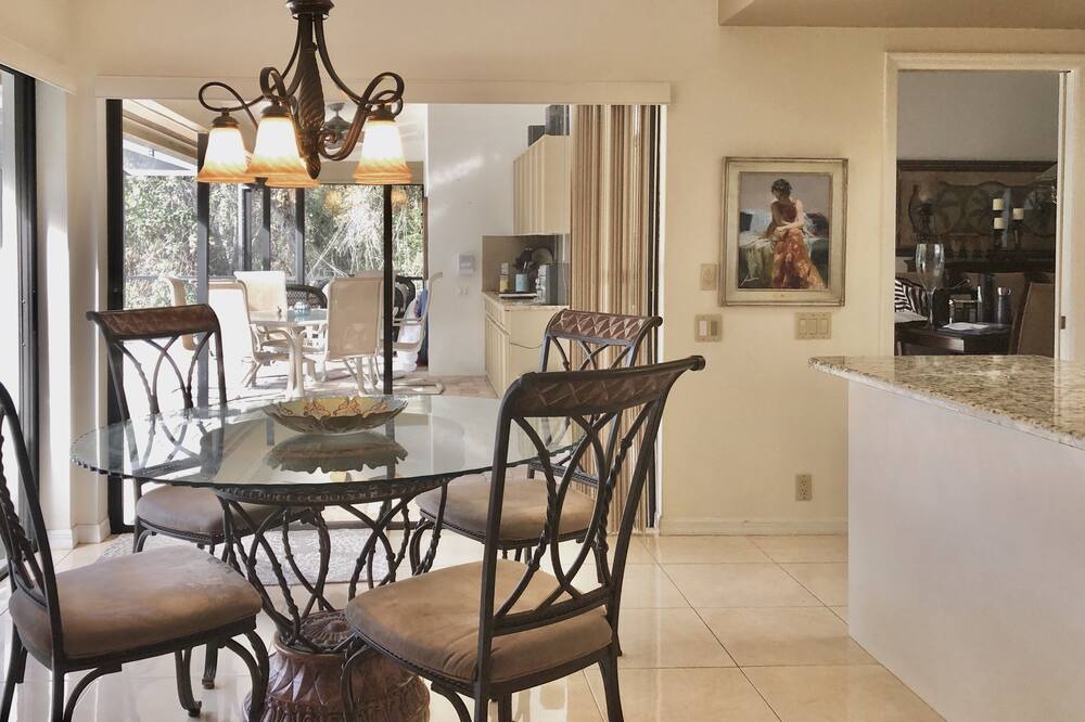 Photo of Kitchen in Landmark Estates