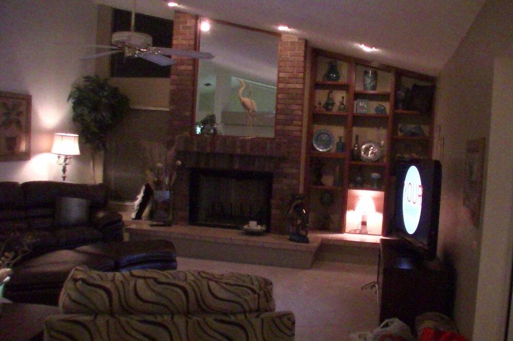 Photo of Bedroom in Landmark Estates