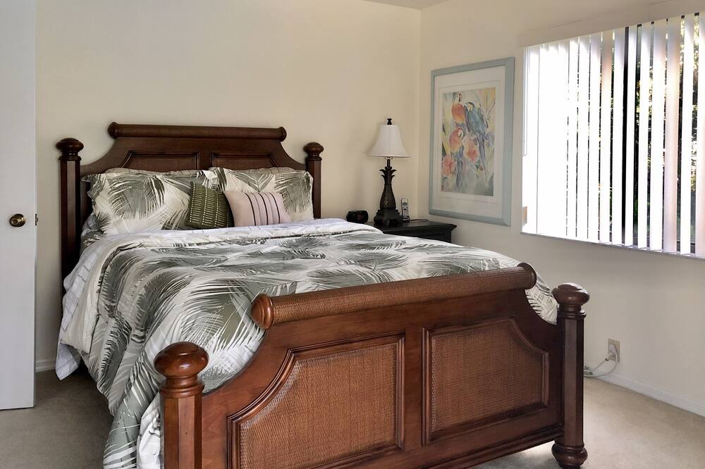 Photo of Bedroom in Landmark Estates