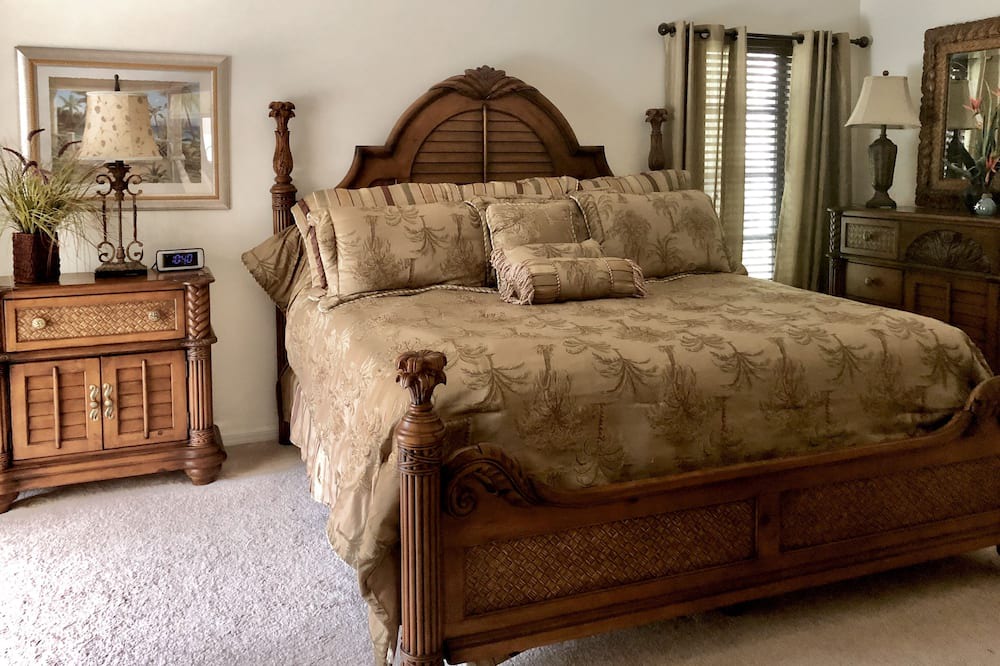 Photo of Bedroom in Landmark Estates
