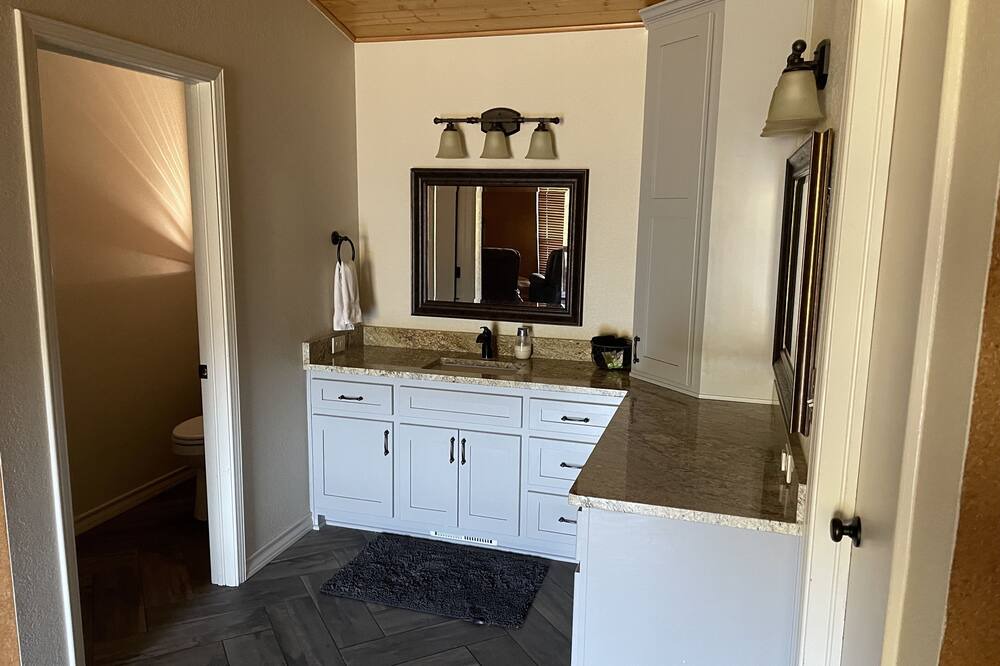Photo of Bathroom in Ruidoso