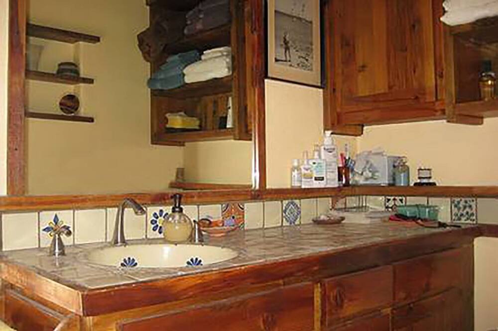 Photo of Bathroom in Zuzax