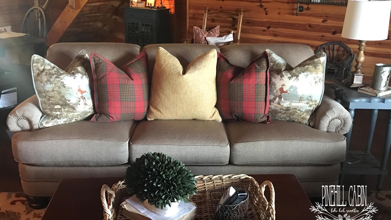 Photo of Livingroom in Whispering Hills