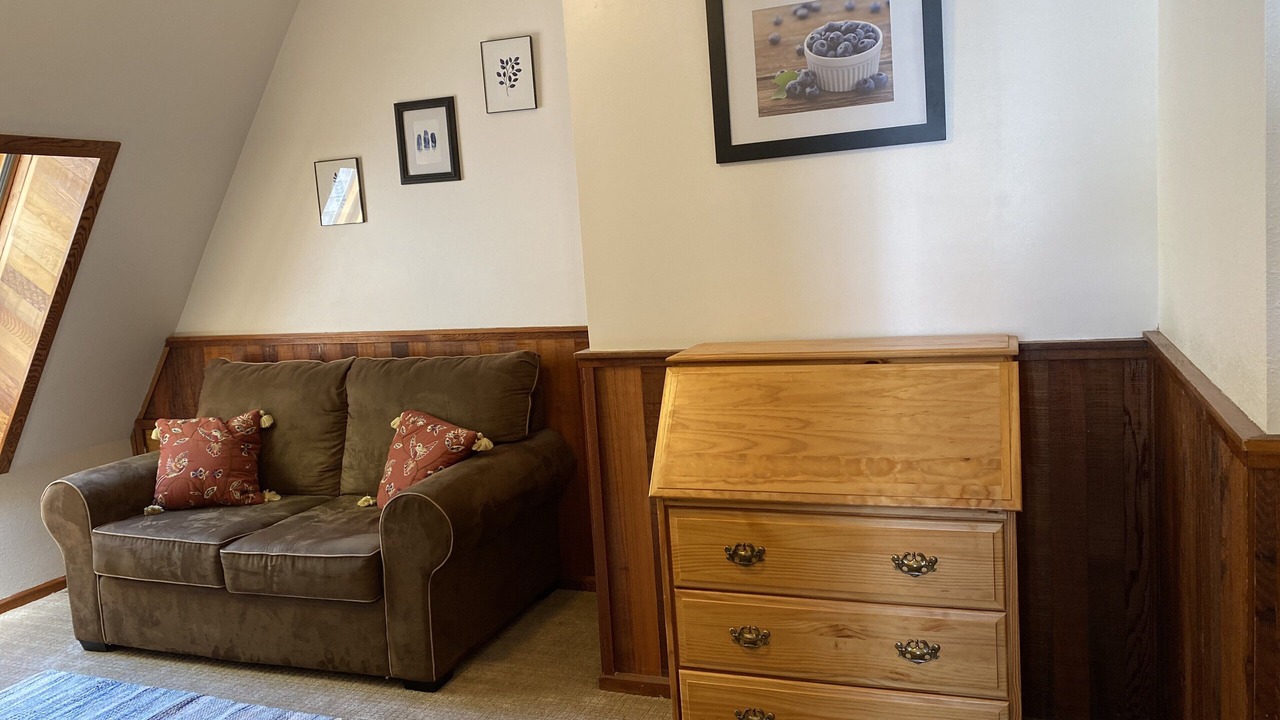 Photo of Livingroom in McMinnville