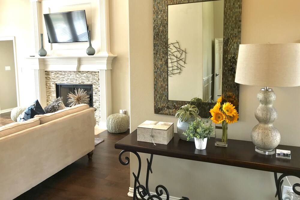 Photo of Livingroom in Lake Dallas
