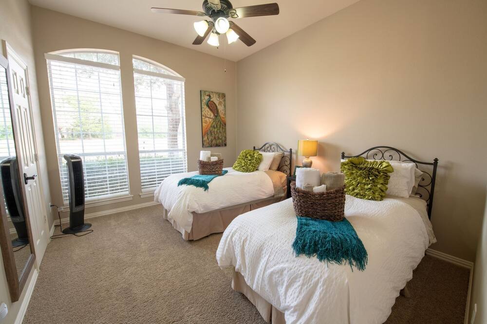 Photo of Bedroom in Lake Dallas