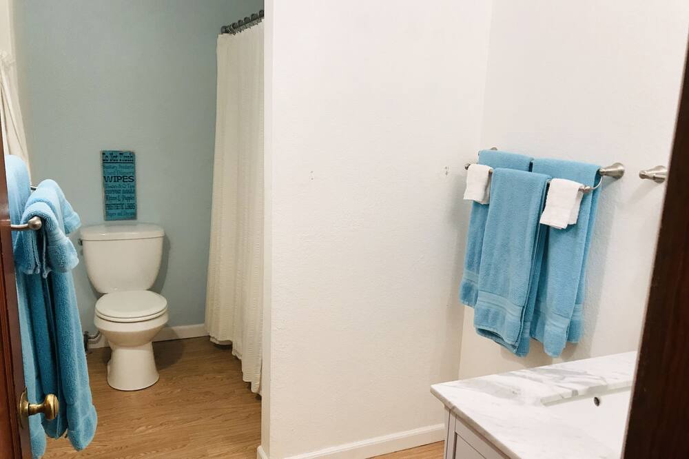 Photo of Bathroom in Lotus