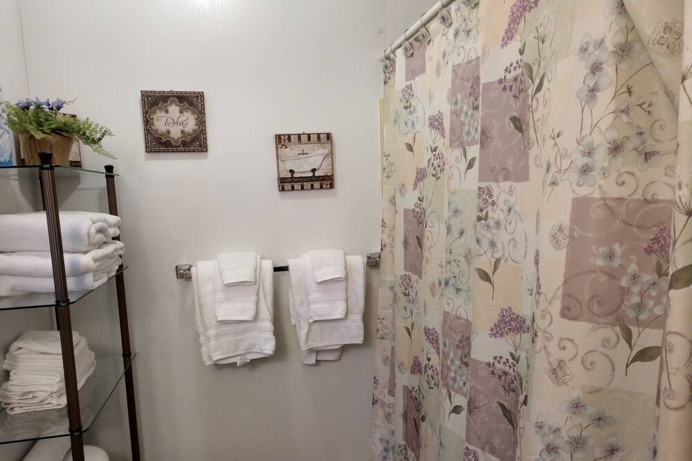 Photo of Bathroom in Pinetop