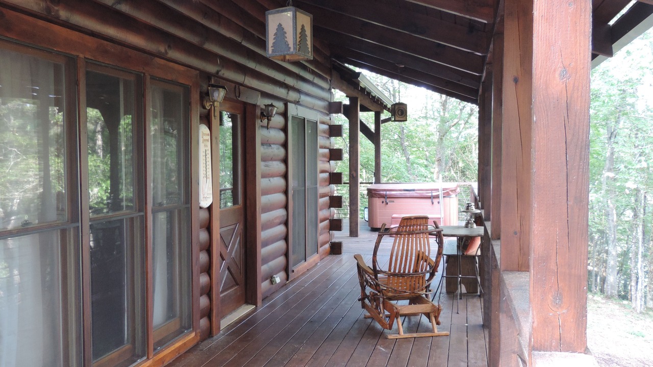 Photo of Patio Balcony in McCaysville